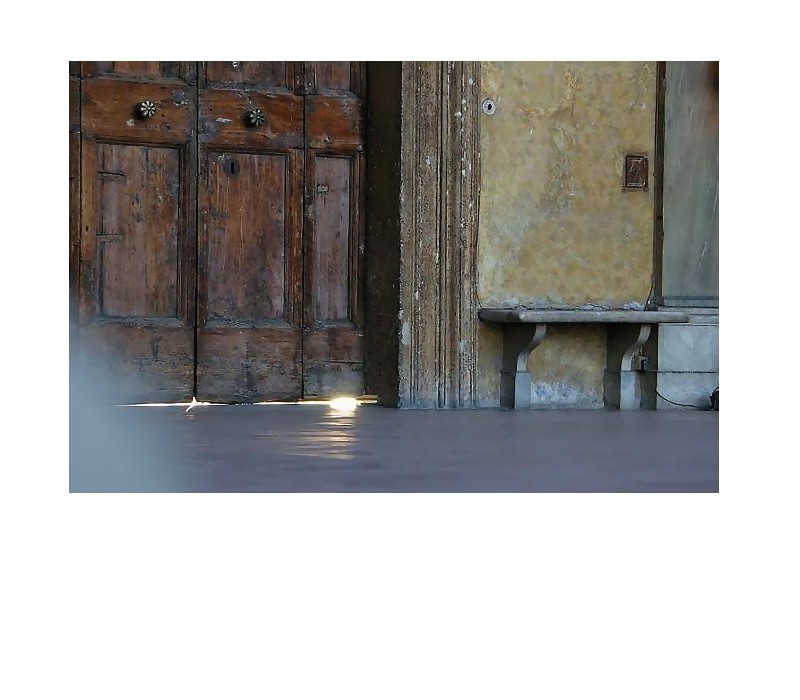 Le vent sous la porte.