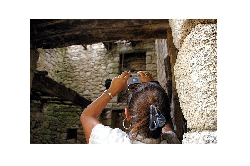 ANGELE A MUNA PAR  GUIDU