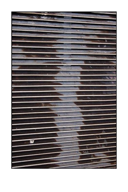 1 mon corps se délite  comme une ombre effeuillée