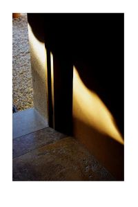 Il y a toujours une ombre à approcher de la lumière. Il y a toujours une ombre à approcher de la lumière.