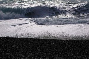 le poulpe et son obscurité sont sans pouvoir contre sa froide immortalité Sa froide immortalité