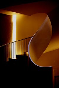 Nessuno di noi è talmente buono da far sortir miracoli dai versi Miracoli_dai_versi