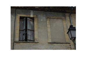 Comme une femme qui- pleurant- ouvrirait sa fen-tre