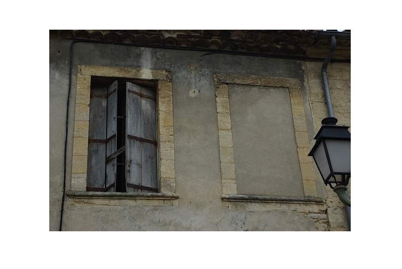 Comme une femme qui- pleurant- ouvrirait sa fen-tre