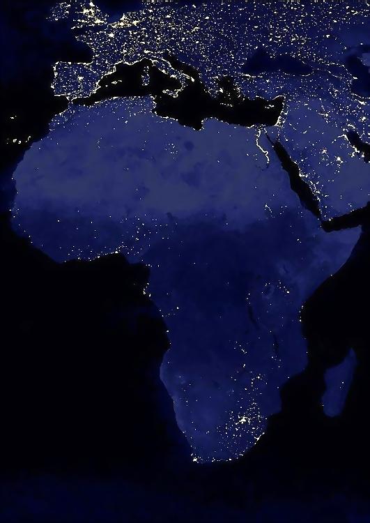 Derri-re nous s--teint le monde.