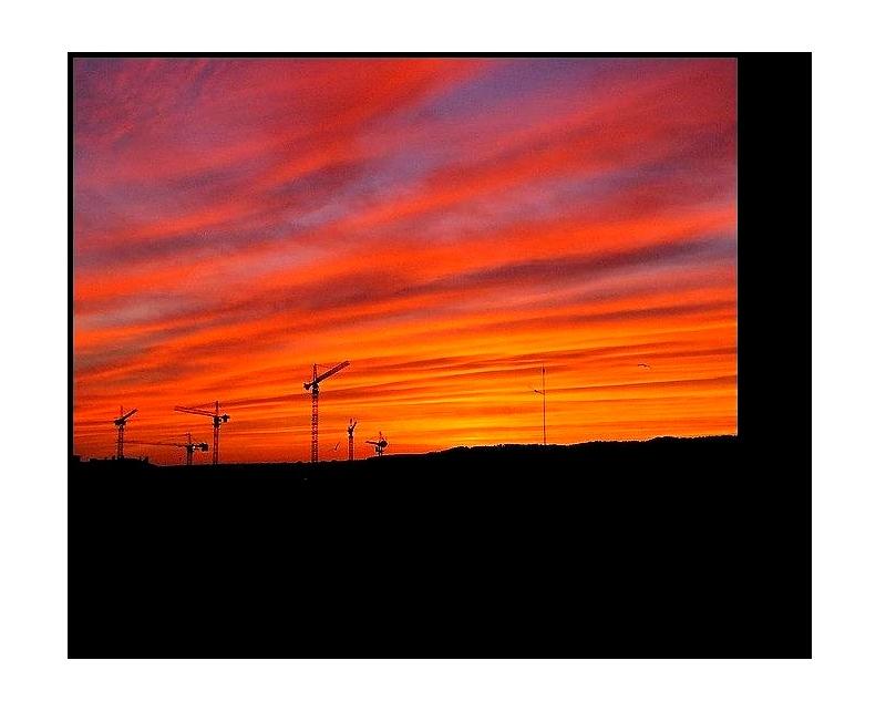 BONHOMMIE ATROCE DES BATISSEURS 