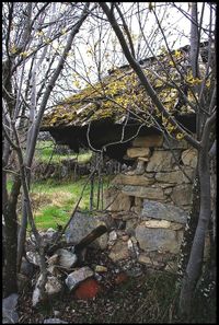 Il eut fallu tenir le schiste pour ne pas prendre ce bateau pour un gîte. Il eut fallu tenir le schiste pour ne pas prendre ce bateau pour un gîte.
