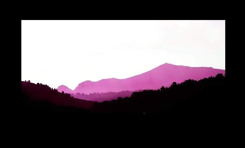 B Gris-bleue tirant vers le mauve