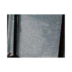 J'entends parfois d-j- le silence comme un appel dans la maison