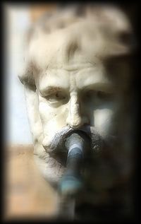 Il n'y a qu'un visage et il change sans cesse comme tous ces reflets où s'apaise la mer Il n-y a qu-un visage et il change sans cesse