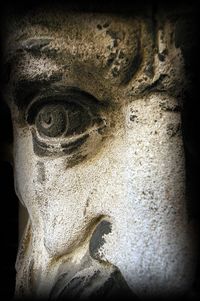 Il est Caïn | toujours en fuite | de ce crime qu'il a commis Il est Cain | toujours en fuite | de ce crime qu-il a commis