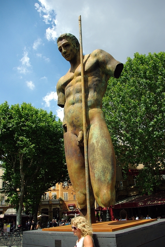 Le Doryphoe d'Igor Mitoraj à Aix-en-Provence