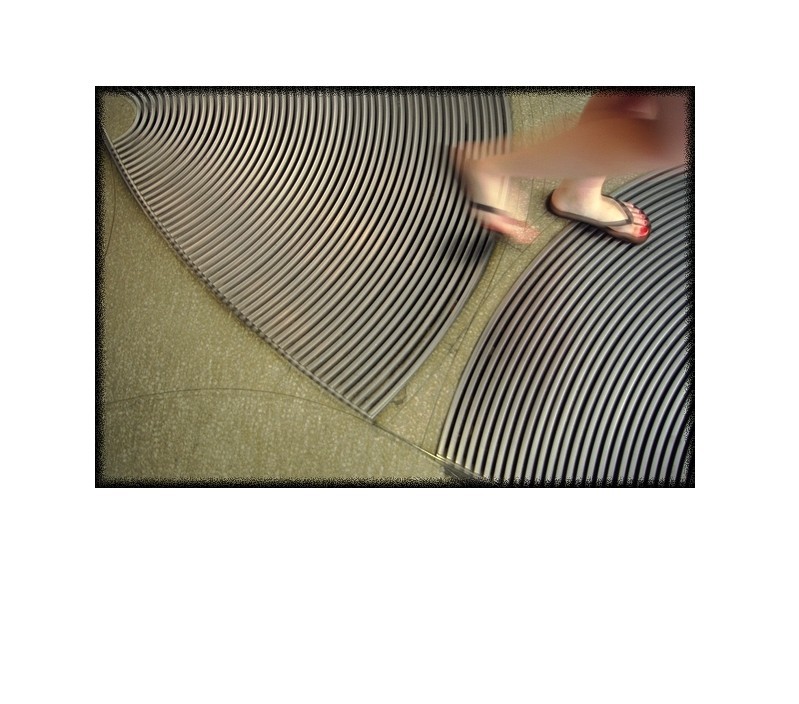 Ton pas d-j- me quitte . comme pollens dans la lumi-re