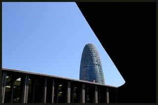 La trouva un jeune homme venu de la mer \ Qui l'emporta à la cime de son sexe - la cime de son sexe