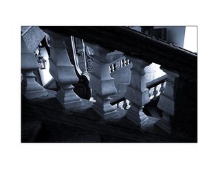 B- la mont-e que chacun avait accomplie au d-clin du jour vers le cour secret d l-immeuble