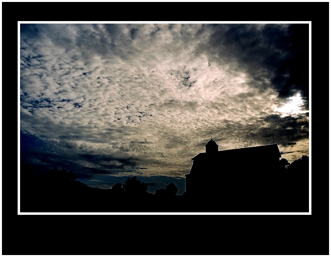 Il faisait noir. Ao-t en son centre -tait noir