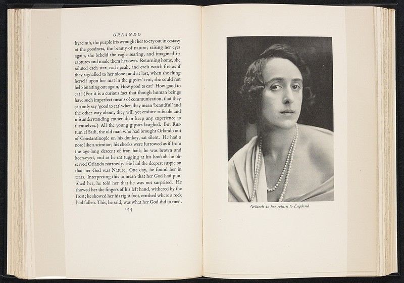 Portrait de Vita Sackville-West dans une édition d'Orlando de Virginia Woolf