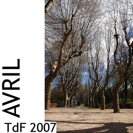 CLIQUER SUR LA PHOTO pour accéder au SOMMAIRE du numéro d'avril 2007 asset asset-image at-xid-6a00d8345167db69e2016301c3025c970d