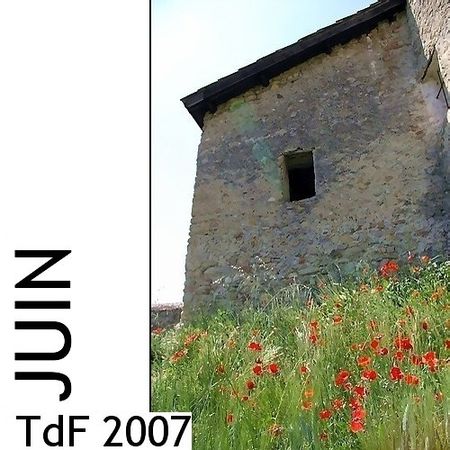 CLIQUER SUR LA PHOTO pour accéder au SOMMAIRE du numéro de juin 2007 asset asset-image at-xid-6a00d8345167db69e2016301f316af970d