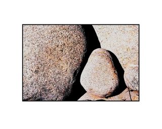 donnez-nous des pierres pour le repos,| leur bogue de granit ocre | connivente au cœur Granit ocre