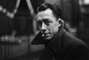 Albert Camus par Henri Cartier-Bresson, 1947 Albert Camus par Cartier-Bresson