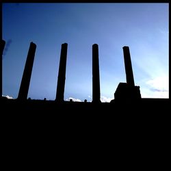 Leçon de piliers sans doute.