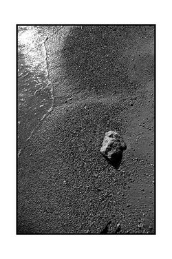 Rien, la voix ne m'est rien. Rien, la voix ne m'est rien.