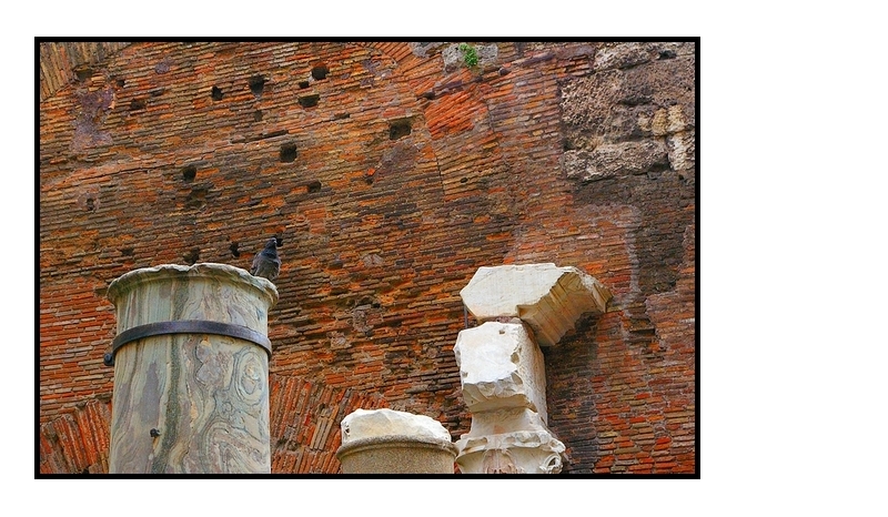 Face au mur ... villa  Adriana