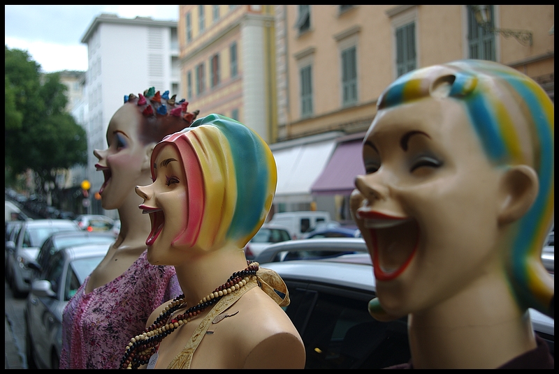 Mais ton rire, lui, reste là … filles, nuages et papillons,