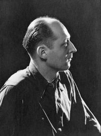 Benjamin Péret par Man Ray, vers 1930 Benjamin Péret par Man Ray, vers 1930