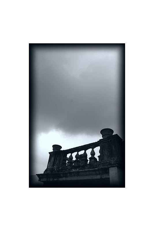 Le temps  en pièces dans ses mains A