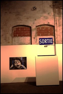 «Sortir — c’est rentrer | Pas plus qu’entrer n’est sortir». La nécessité absolue de ménager des interstices