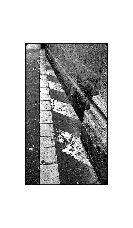 Toi l’absolu du verbe Qui nous épies en silence Tout au bout de la ligne