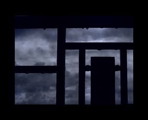 Dans l’espace de lumière noire je cherche à renaître Dans l’espace de lumière noire je cherche à renaître