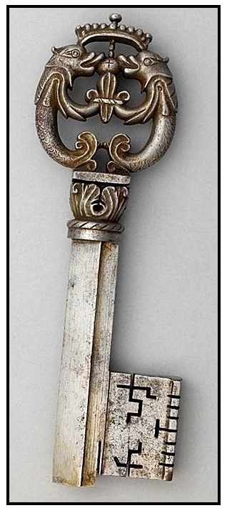 Je ne sais pas si elle en avait une pour ouvrir la porte de sa chambre bis