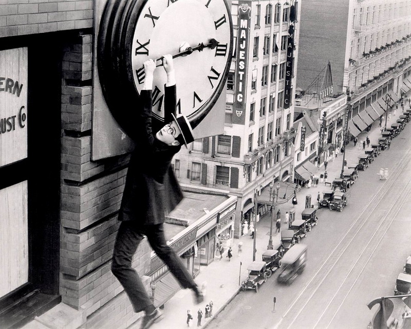 Harold-lloyd-safety-last-clock1