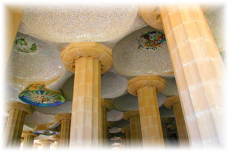Ces instants de nacre irisés Parc Guell - Barcelone - Architecte Gaudi