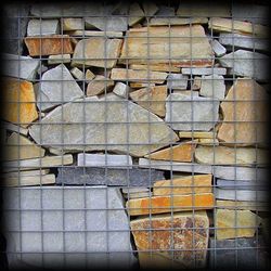 Nous collectionnons des gravats melancoliques