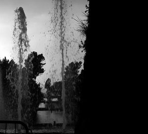 Les larmes pleurent d’être mortes | abandonnées du signe et du sens Les larmes pleurent d’être mortes abandonnées du signe et du sens