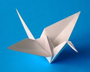 Ainsi, chaque mot plié conduit-il le plus souvent à une image précise. Origami Ainsi, chaque mot plié conduit-il le plus souvent à une image précise.