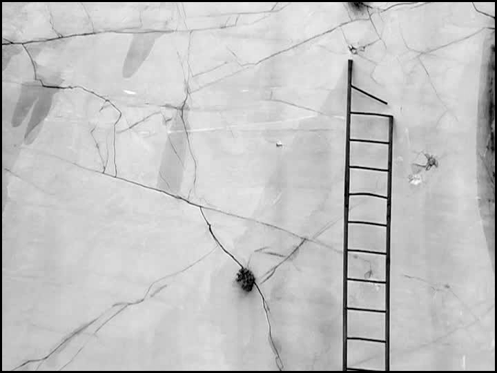 Alors, je resterai, orant, au seuil de l’inouï.