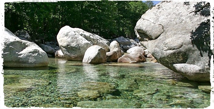 Ne plus quitter les pierres