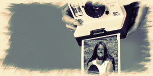 il y a | ton polaroïd | s’ouvre | — boitier | recéleur de beauté Denise Le Dantec en polaroid