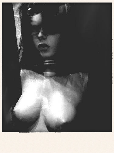 Mansour Que mes seins te provoquent