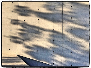 Enfant instantané de l’ombre et du soleil Enfant instantané de l’ombre et du soleil