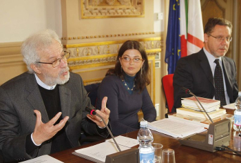 Mohammed Bennis le vendredi 25 mars 2011 dans la Salle des fêtes du Palazzo Bastogi à Florence Mohammed Bennis Florence