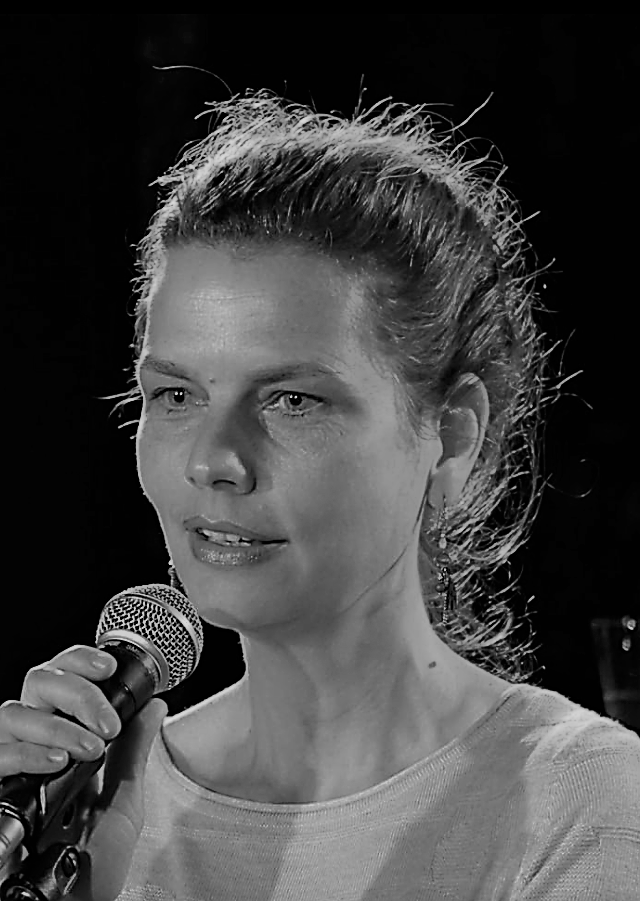 Aline Recoura portrait NB