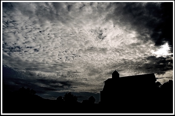 La lumière suffira-t-elle à détrôner le noir ?