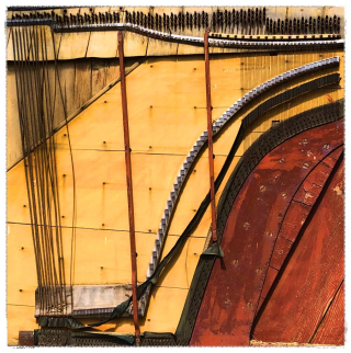 INTERIEUR D'UN PIANO FAÇON RAUCHENBERG INTERIEUR D'UN PIANO FAÇON RAUCHENBERG