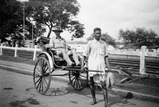 Rickshaw Puller Probably Photographed in Calcutta (Kolkata) - Undated Photograph(1) Rickshaw Puller Probably Photographed in Calcutta (Kolkata) - Undated Photograph(1)